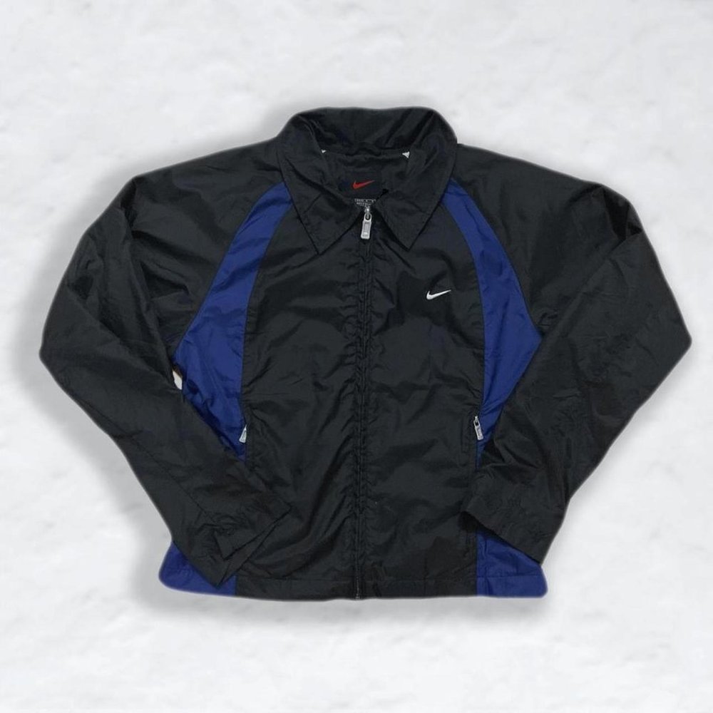 Nike Retro/Vintage Women's Windbreaker Light Jacket